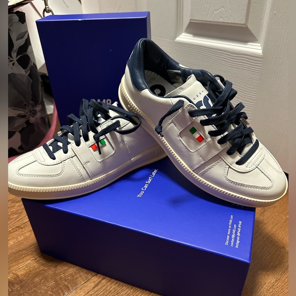 *NEWish*Sz 9.5/10 Womens*P448*Monzaat Low top